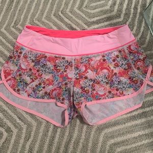 LULULEMON floral speed shorts size 6